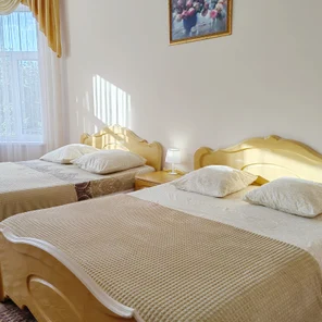 "Полулюкс Семейный" 5-ти местный